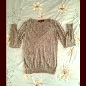 Forever 21 Light V-Neck Sweater FREE W BUNDLE